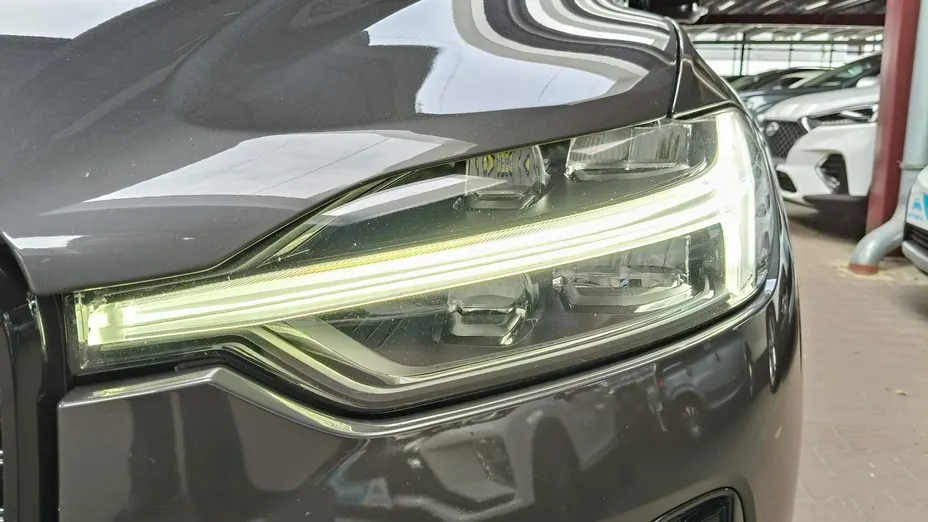 VOLVO XC60 -