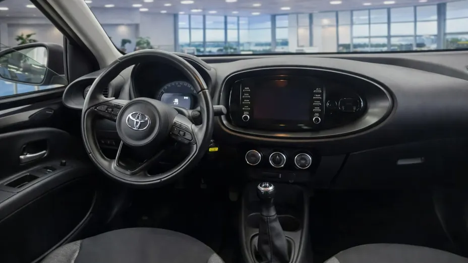 TOYOTA Aygo X -