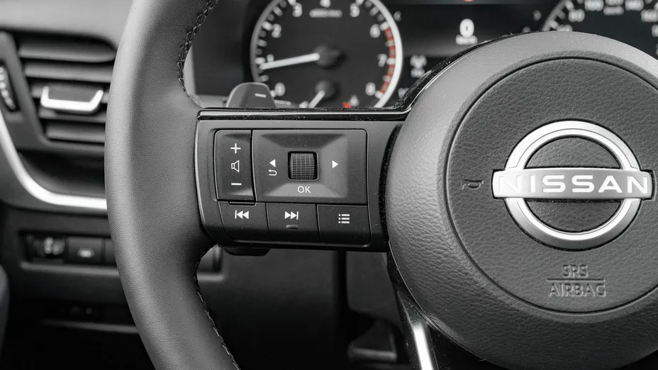 NISSAN Qashqai -