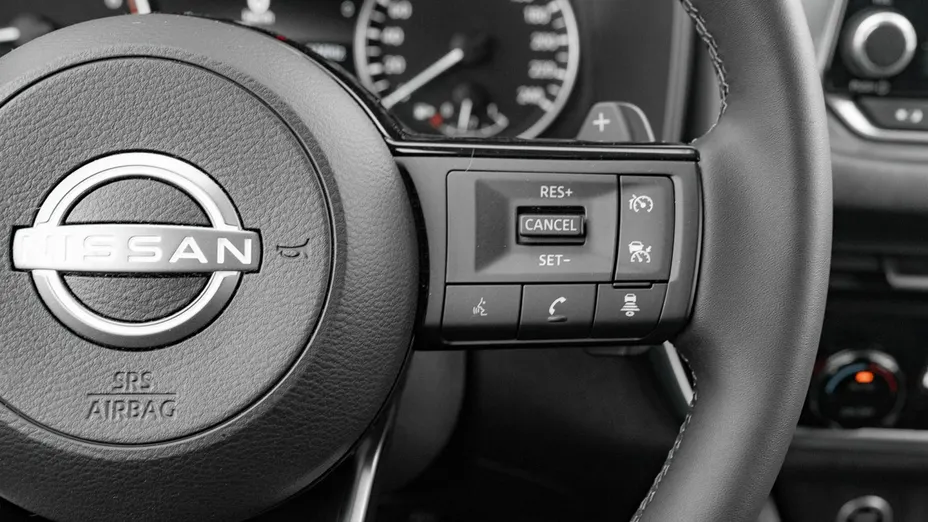NISSAN Qashqai -