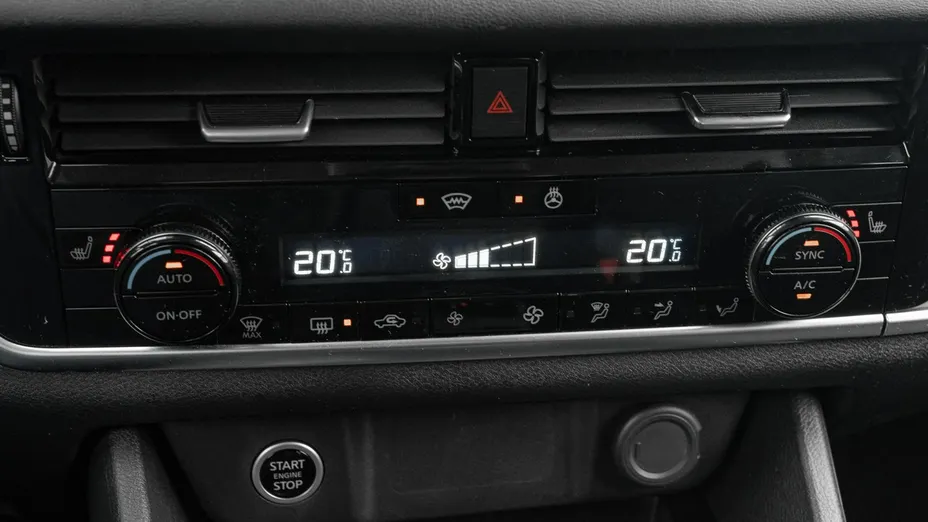 NISSAN Qashqai -