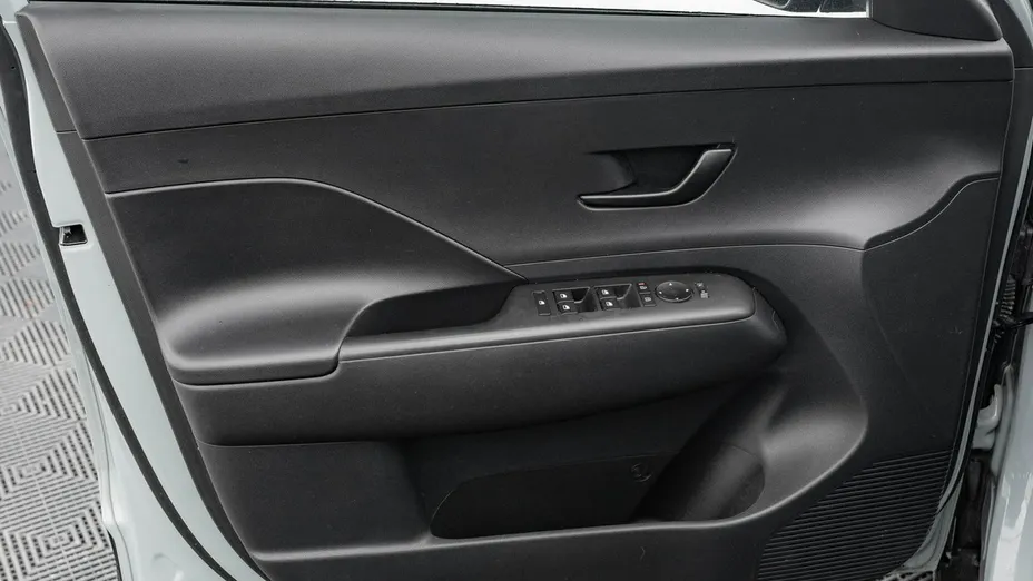 HYUNDAI Kona -
