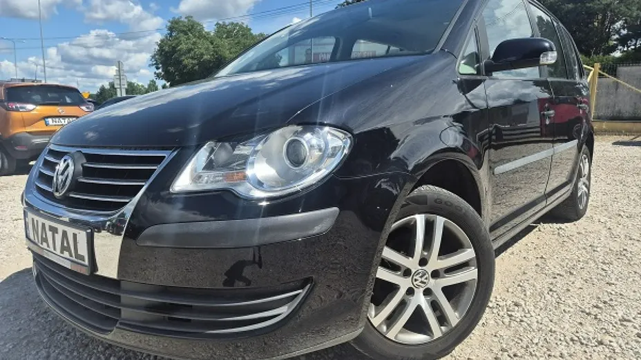 VOLKSWAGEN Touran -