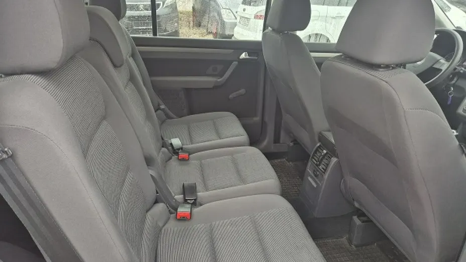 VOLKSWAGEN Touran -
