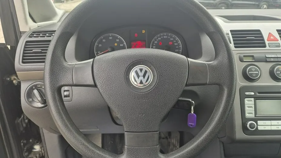 VOLKSWAGEN Touran -