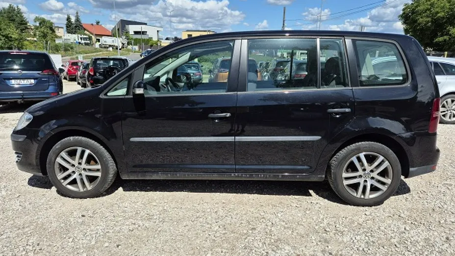 VOLKSWAGEN Touran -