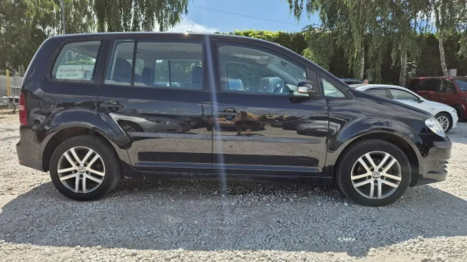 VOLKSWAGEN Touran -