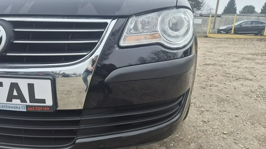 VOLKSWAGEN Touran -