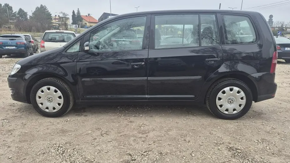 VOLKSWAGEN Touran -