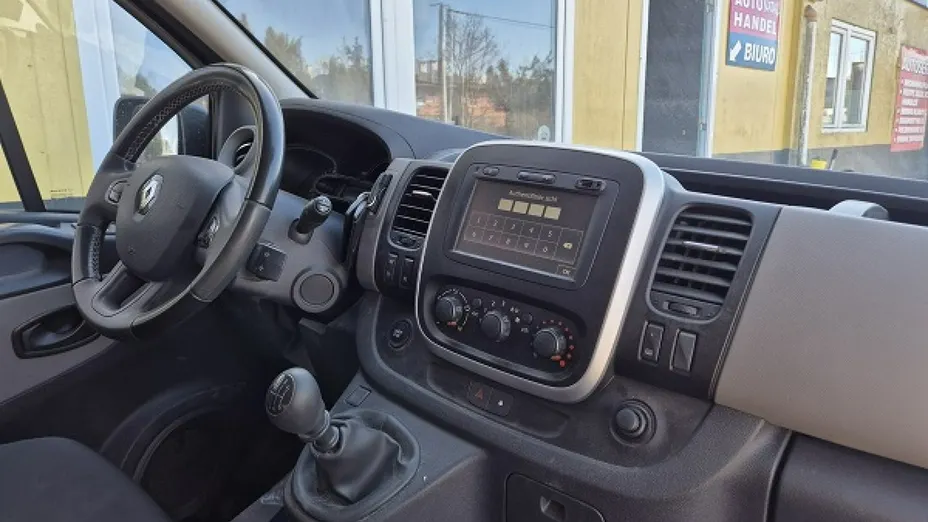 RENAULT Trafic -