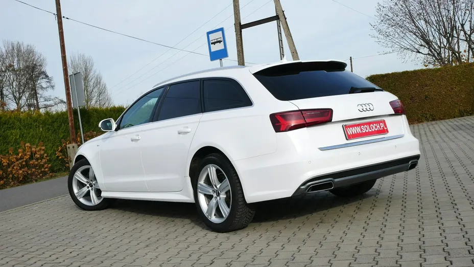 AUDI A6 -
