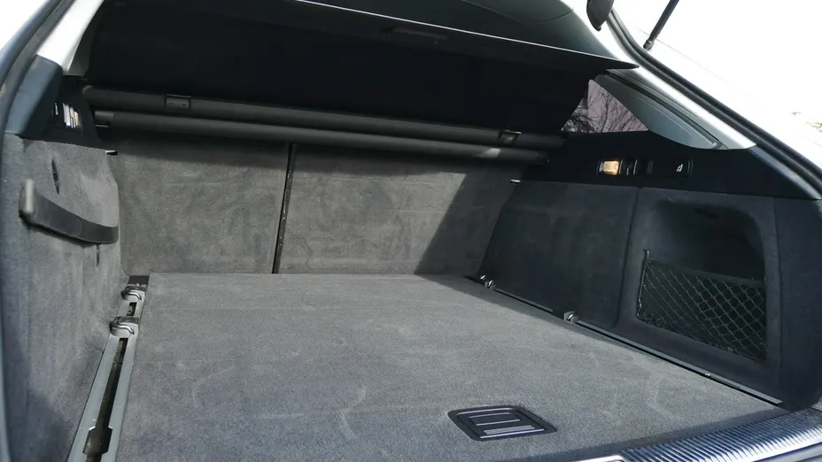 AUDI A6 -