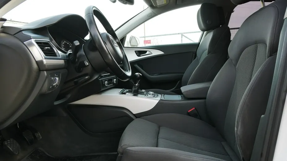 AUDI A6 -