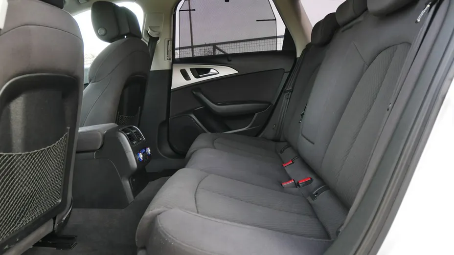 AUDI A6 -