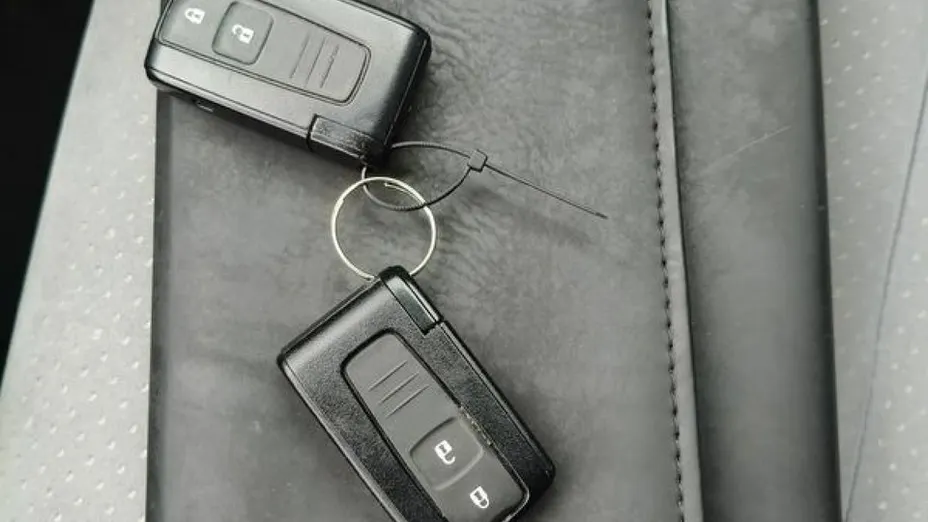 TOYOTA Prius -