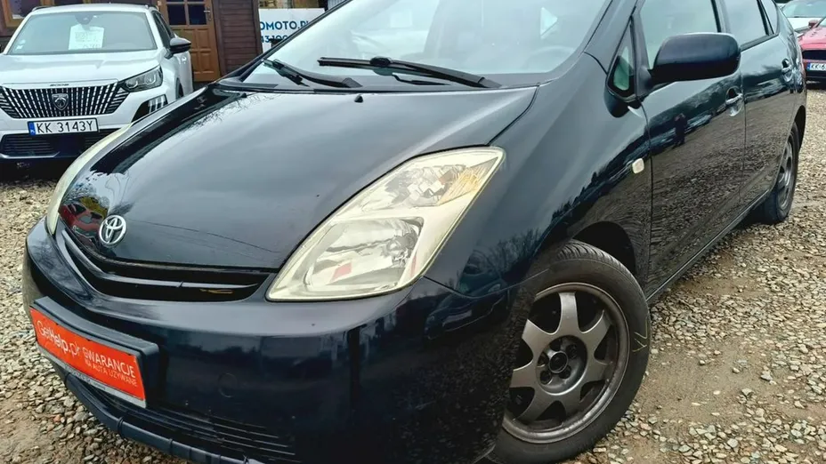 TOYOTA Prius -