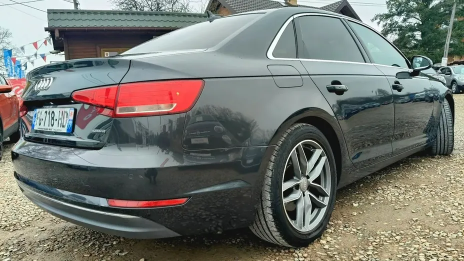 AUDI A4 -