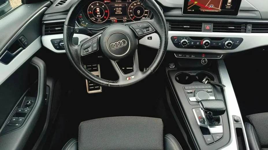 AUDI A4 -