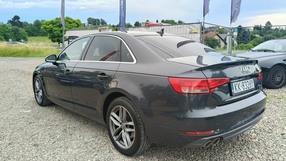 AUDI A4 -