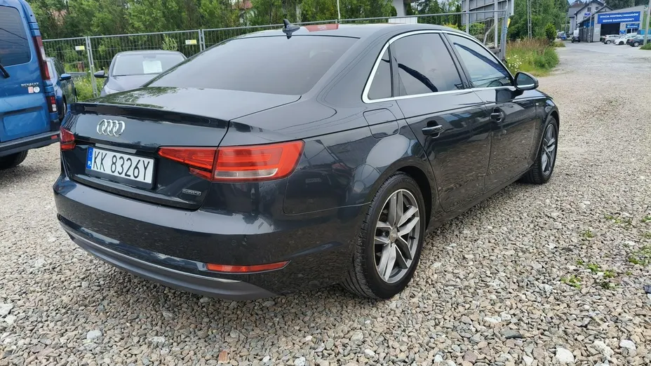 AUDI A4 -