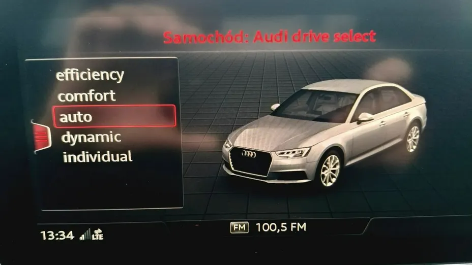 AUDI A4 -