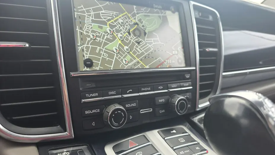 PORSCHE Panamera -