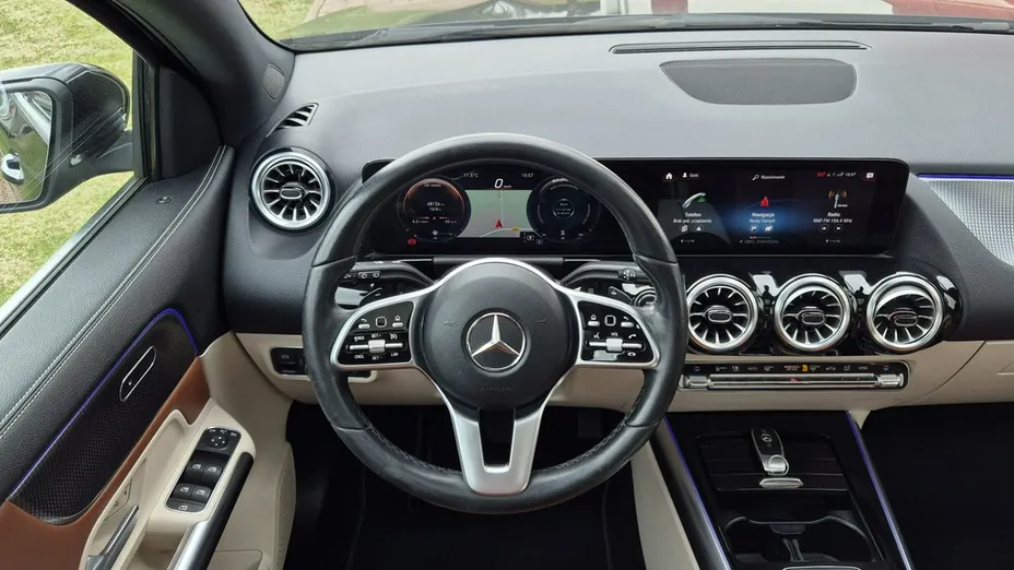 MERCEDES-BENZ GLA -