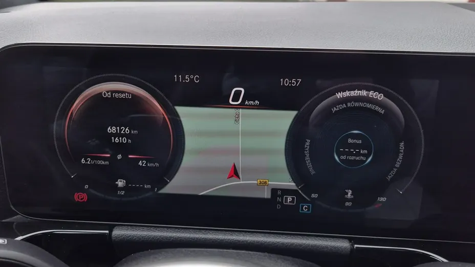 MERCEDES-BENZ GLA -