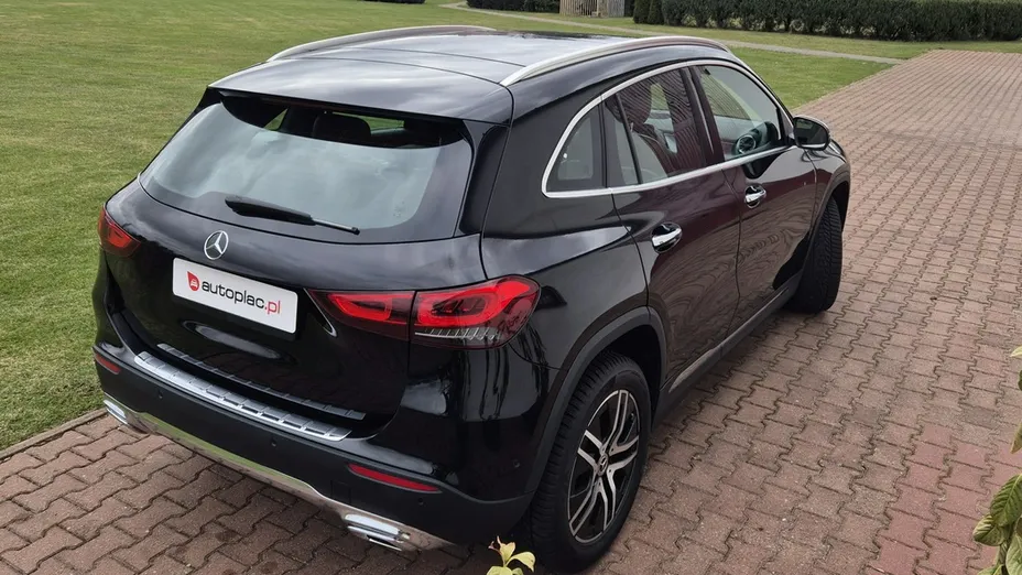 MERCEDES-BENZ GLA -