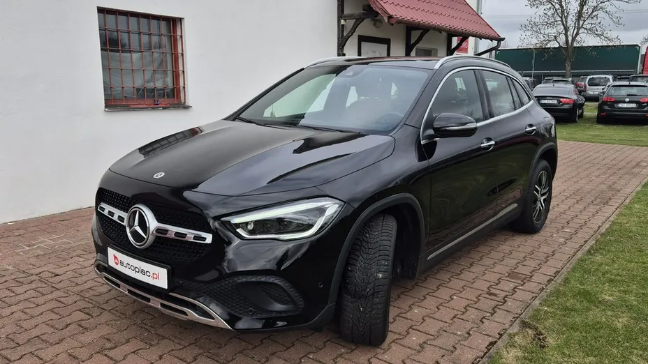 MERCEDES-BENZ GLA -