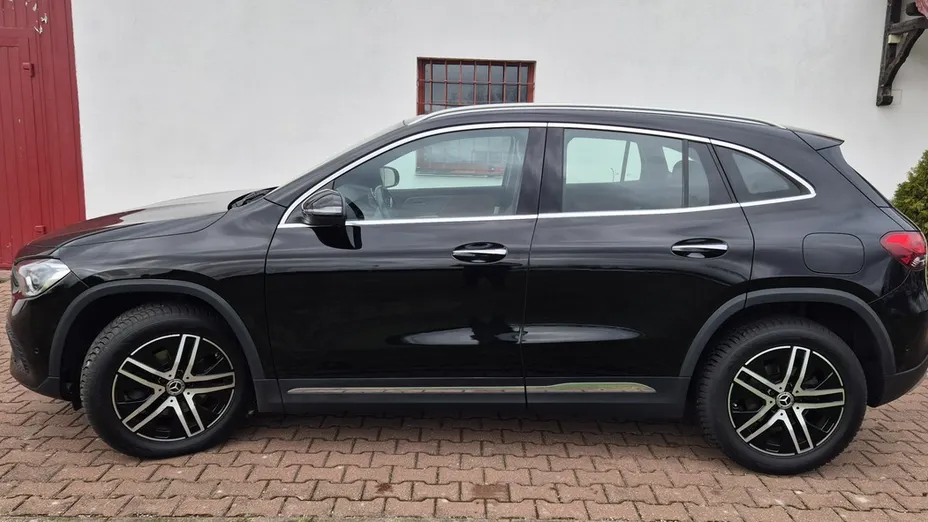 MERCEDES-BENZ GLA -