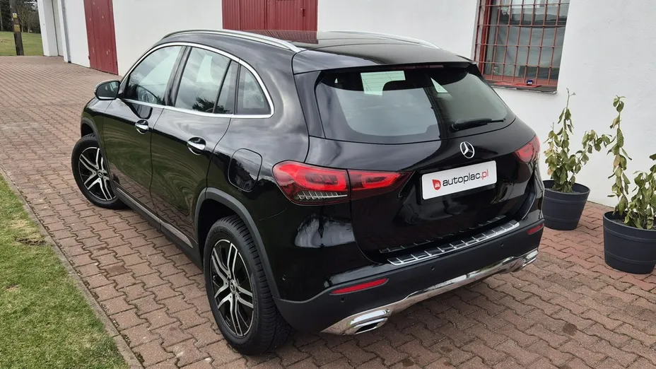 MERCEDES-BENZ GLA -