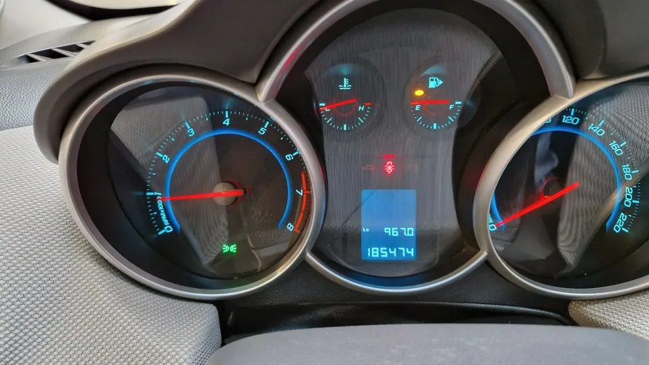 CHEVROLET Cruze -