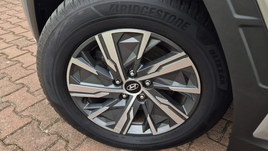 HYUNDAI Tucson -
