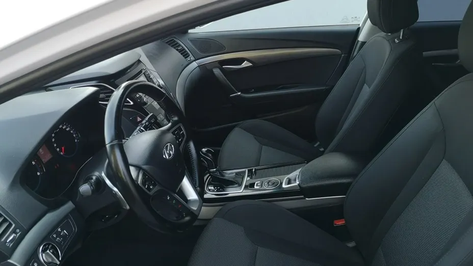HYUNDAI i40 -