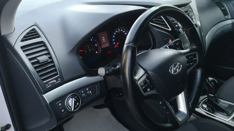 HYUNDAI i40 -