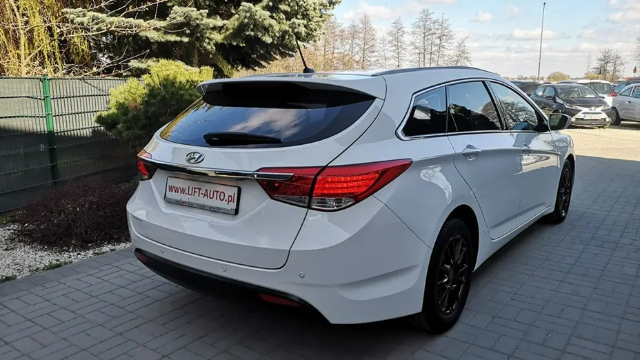 HYUNDAI i40 -