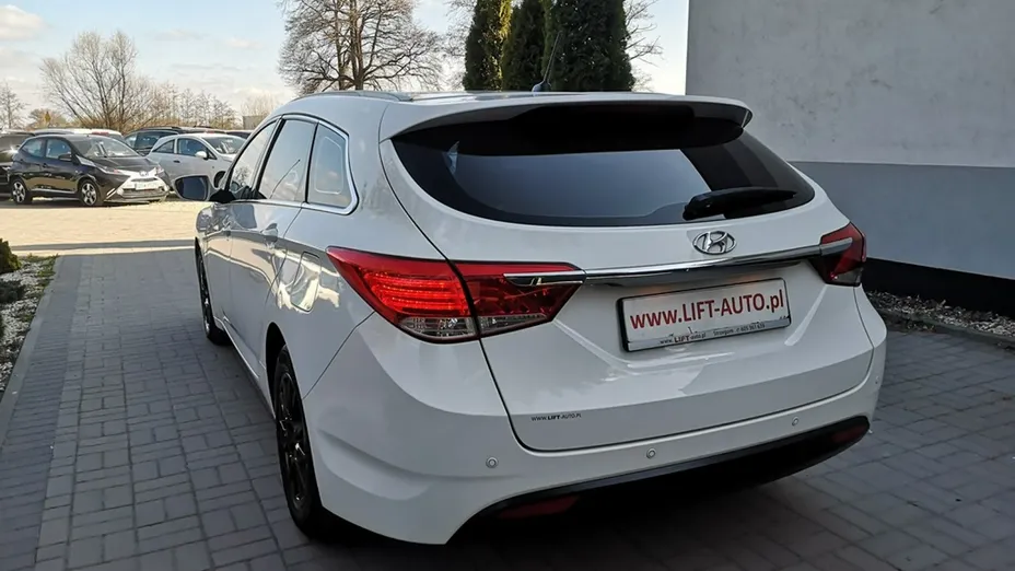 HYUNDAI i40 -