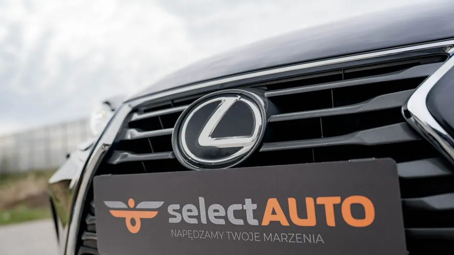 LEXUS IS -
