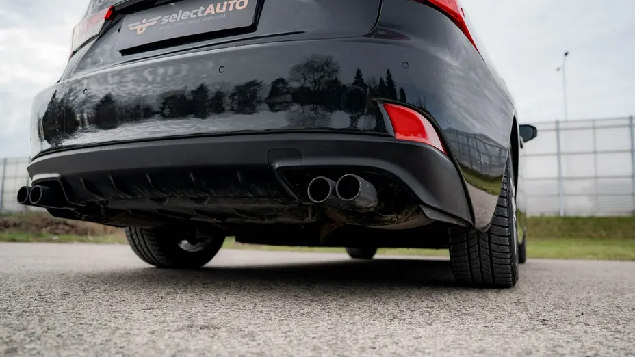 LEXUS IS -