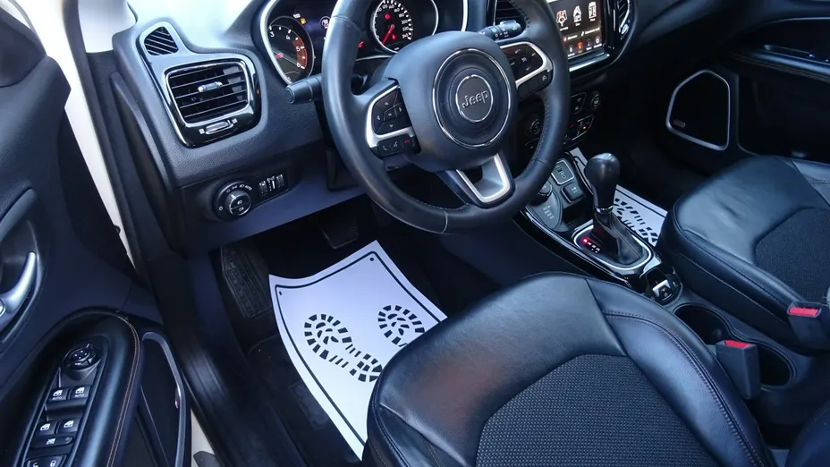 JEEP Compass -