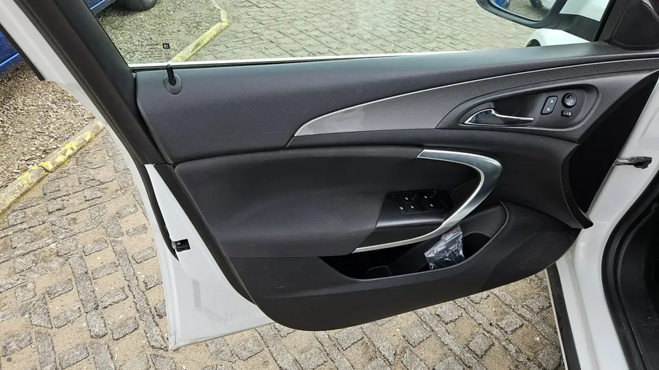 OPEL Insignia -