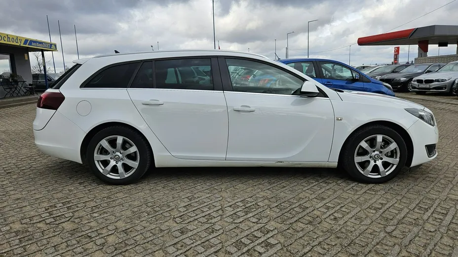 OPEL Insignia -