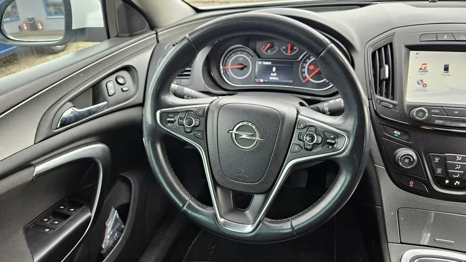 OPEL Insignia -