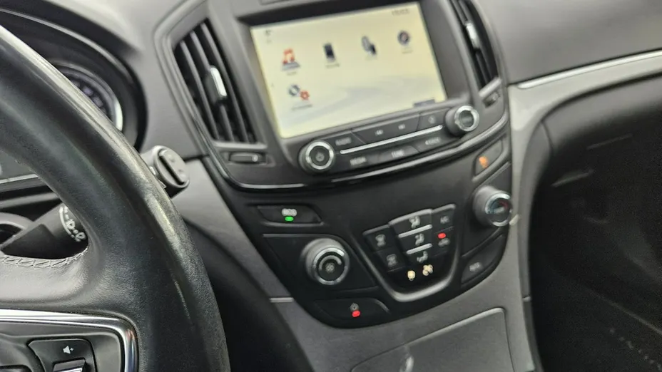 OPEL Insignia -