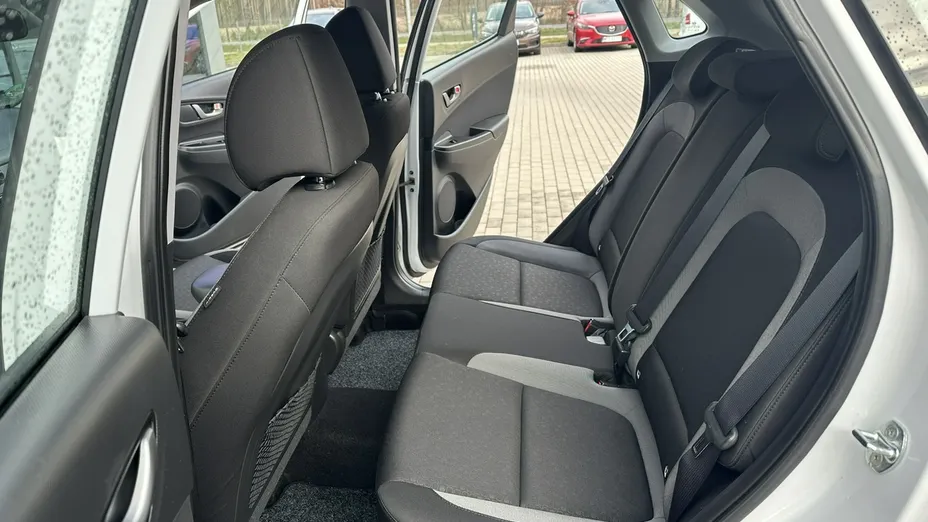 HYUNDAI Kona -