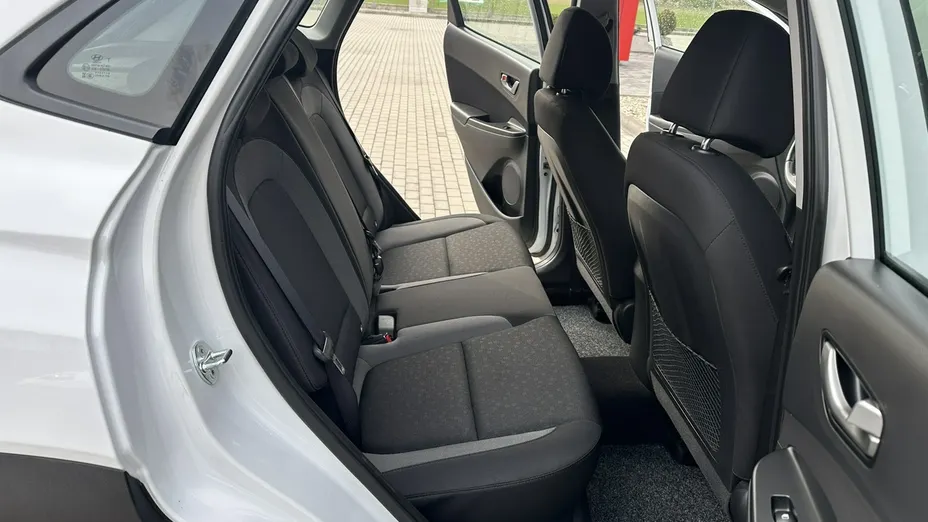 HYUNDAI Kona -