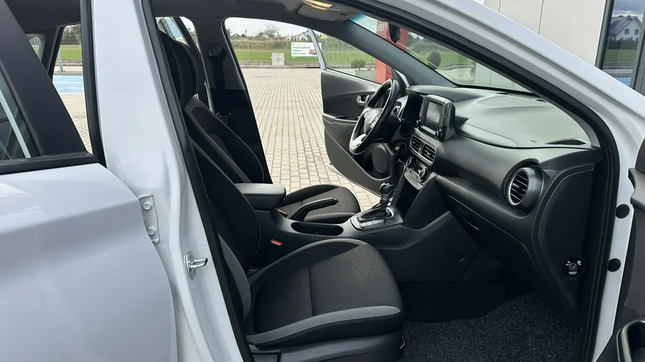 HYUNDAI Kona -