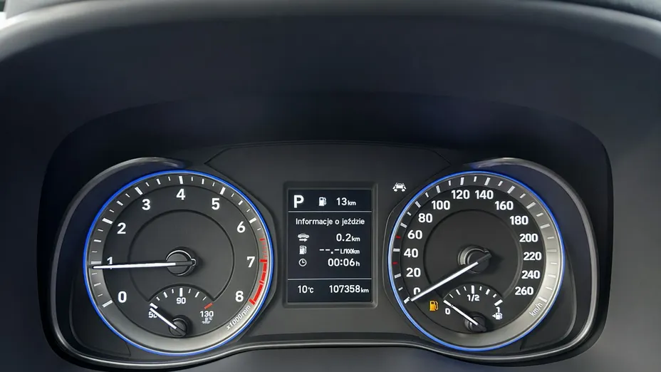 HYUNDAI Kona -