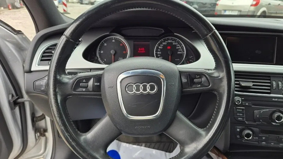 AUDI A4 -